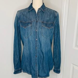 NWT express snap front long sleeve denim shirt